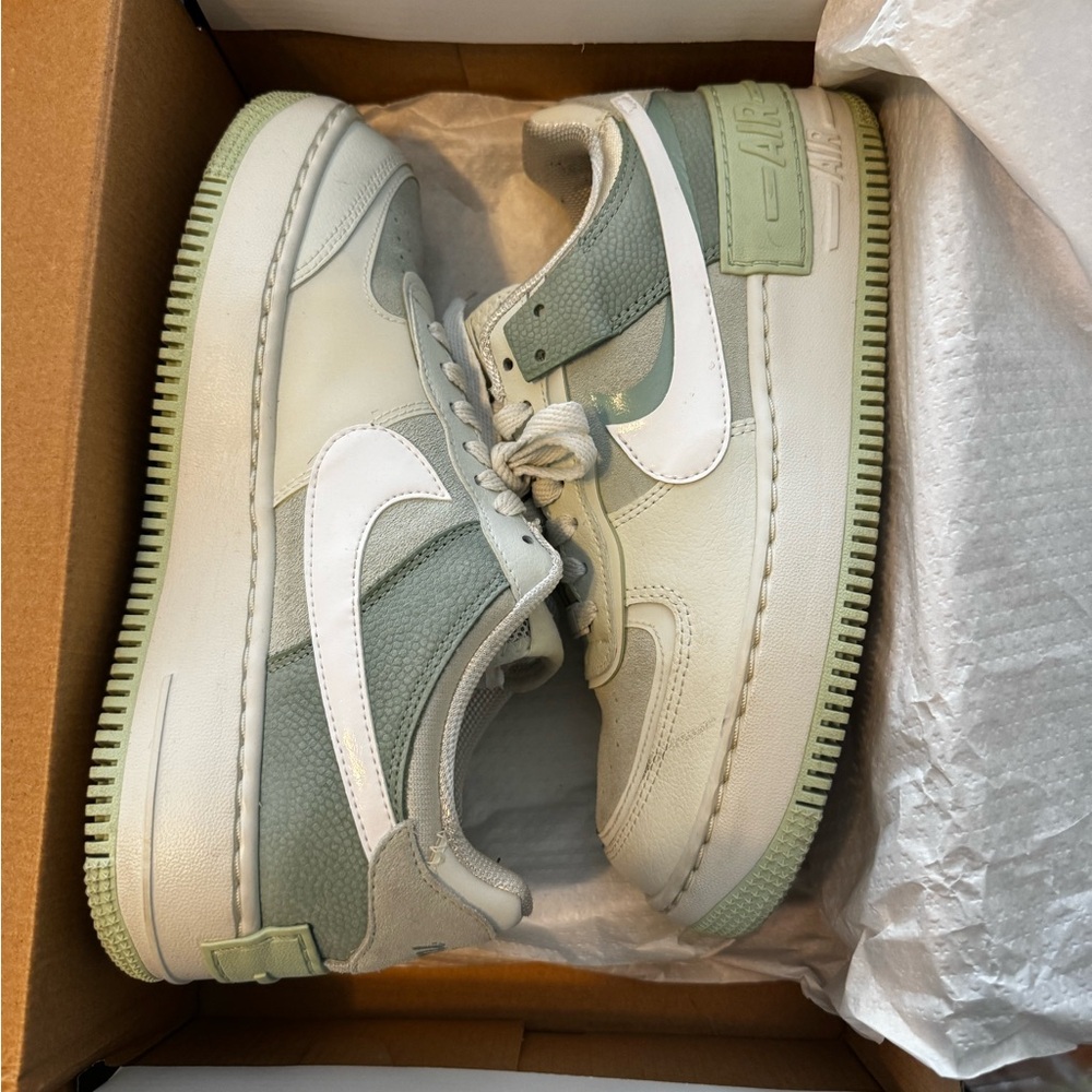 Nike Air Force 1 pistachio shadow Sneakers - White and Green